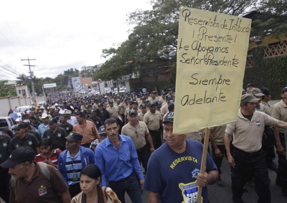 Reservistas de las Fuerzas Armadas dan su apoyo al plebiscito