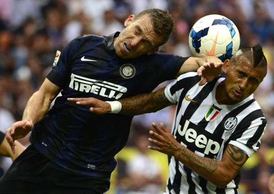 Higuaín y Callejón mantienen líder al Napoli