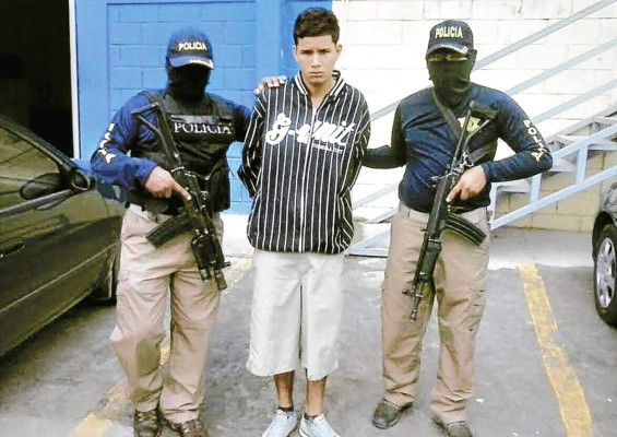 Extorsionador es herido en tiroteo con policías