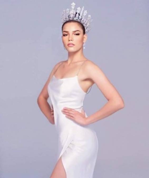 ¿Quién es Paweensuda Saetan-Drouin?<br/><br/>Jennifer Paweensuda Saetan-Drouin es también conocida por su apodo tailandés Fahsai.<br/><br/>Ella es una modelo y DJ que fue coronada Miss Universo Tailandia 2019, y representará a Tailandia en el concurso Miss Universo 2019. <br/><br/>Fue criada en Canadá, Paweensuda se mudó a Tailandia para trabajar como modelo y DJ.