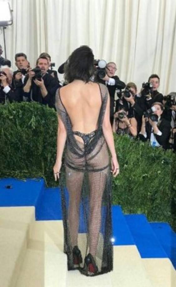 BEVERLY HILLS, CA - JANUARY 07: Kendall Jenner attends The 75th Annual Golden Globe Awards at The Beverly Hilton Hotel on January 7, 2018 in Beverly Hills, California. Frederick M. Brown/Getty Images/AFP<br/><br/>== FOR NEWSPAPERS, INTERNET, TELCOS & TELEVISION USE ONLY ==<br/><br/>