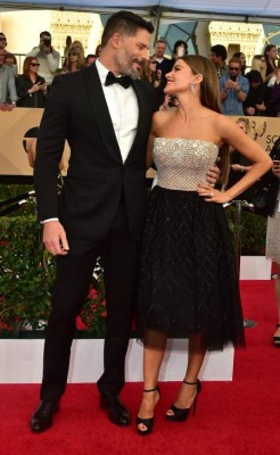 La pareja de actores lucieron radiantes y cautivaron al público.