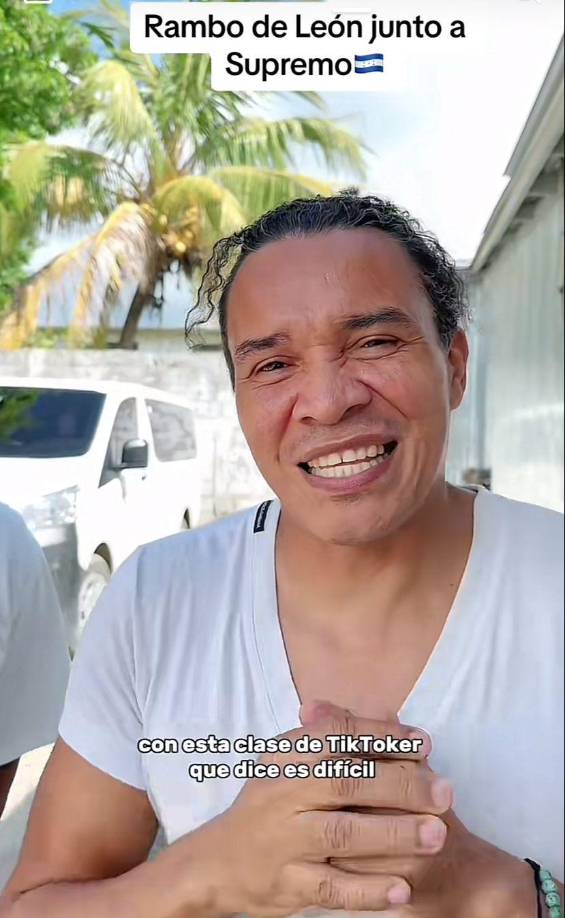 “Con esta clase de tiktokers es difícil, no conocen ni Omoa, ni Cuyamel, ni Guatemala; es un desastre sinceramente; ponete a pensar”, dijo Rambo, de forma jocosa.