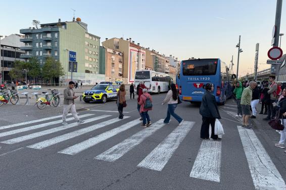 Hondureña muere atropellada por desenfrenado bus en España