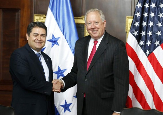 JOH inicia agenda en Nueva York con Thomas Shannon