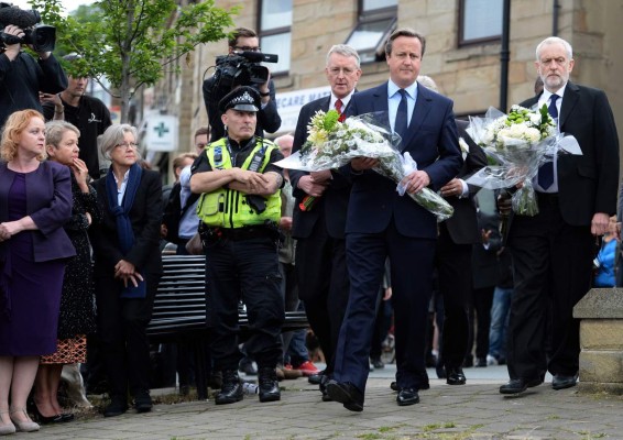 David Cameron pide tolerancia tras asesinato de diputada