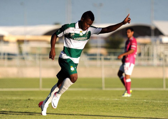Júnior Lacayo debuta con dos goles en el Santos Laguna