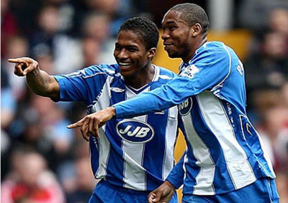 Manchester United ficha a Antonio Valencia