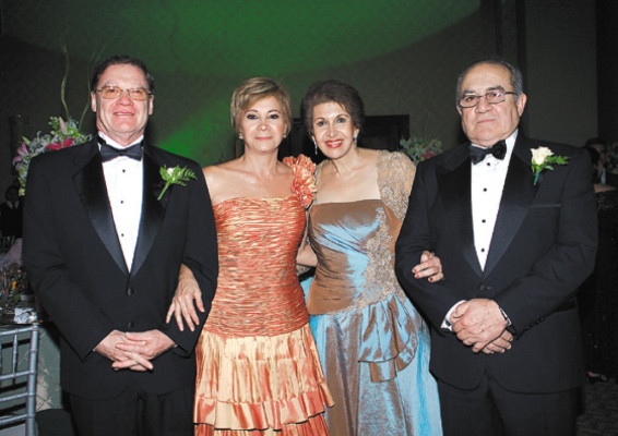 Emoción por la felicidad de Rastrepo y Uclés