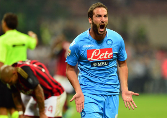 Napoli hunde al Milan y sigue imparable