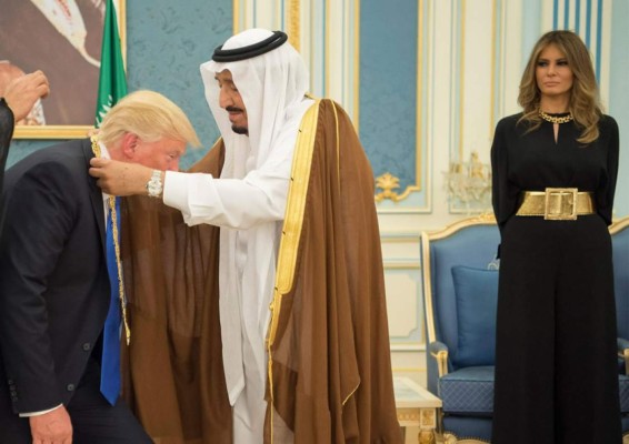Donald Trump y el rey Salman se reúnen para reforzar su alianza estratégica