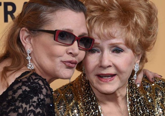 Muere Debbie Reynolds, madre de Carrie Fisher