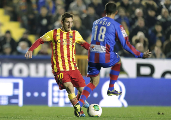 Messi y Tello levantan al Barça en la Copa del Rey