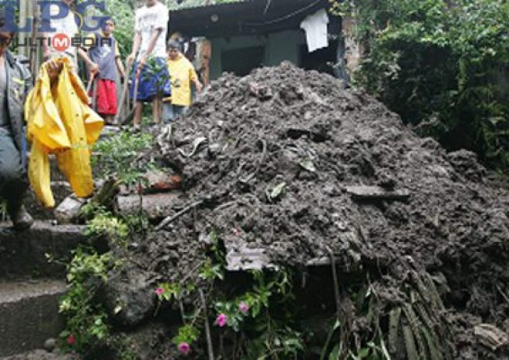 Una mujer y sus dos hijos mueren soterrados por alud
