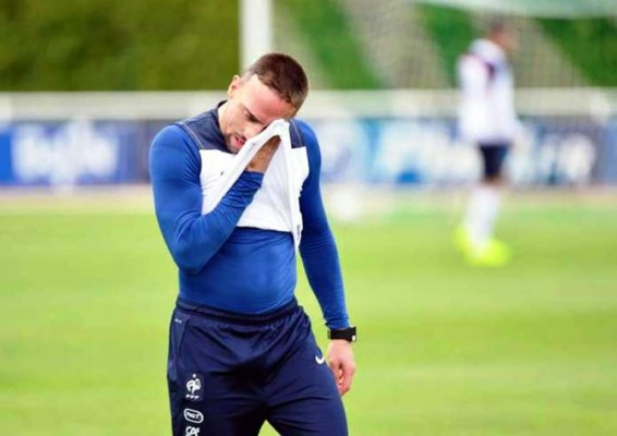 Francia reza por recuperación de Ribéry