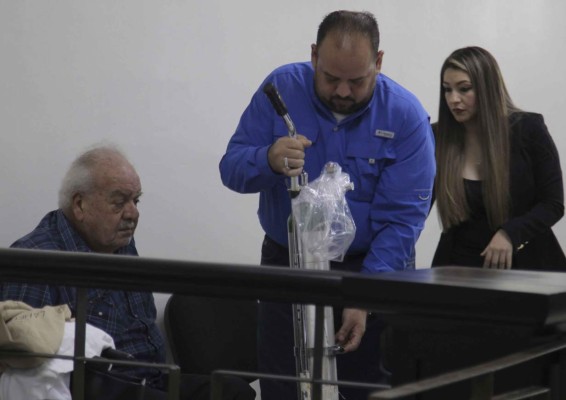 En una ambulancia llega 'Chepito' Handal a juicio en San Pedro Sula