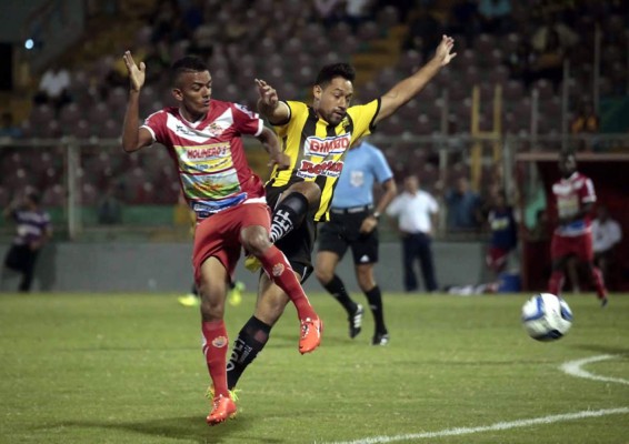 Real España empató con Real Sociedad y dejó ir otra vez la cima