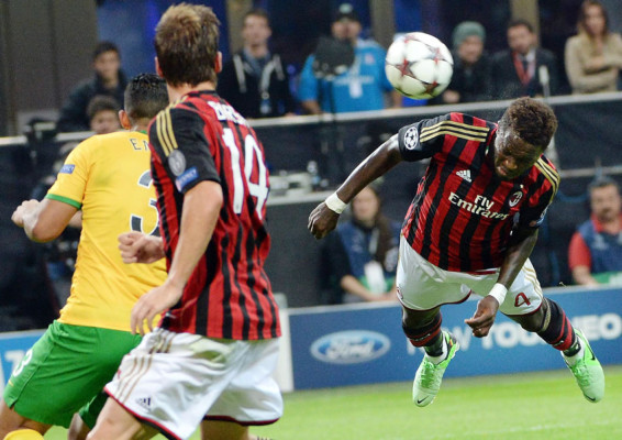 Infortunio de Emilio Izaguirre y el Celtic pierde con el Milan