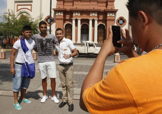 Jona: 'Me sé el Himno de Honduras desde que tengo uso de razón”