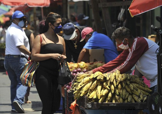 Deben acelerar el uso de las pruebas rápidas de COVID-19