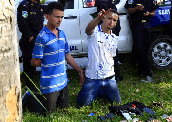 Caen tras asaltar a pasajeros de rapidito en San Pedro Sula