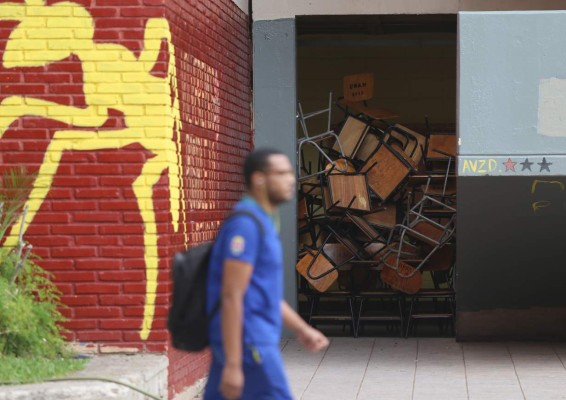 Si tomas siguen, jóvenes de primer ingreso deberán llevar las generales en línea