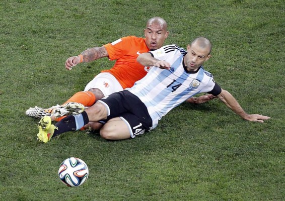 Mascherano se convierte en el Chuck Norris de Twitter