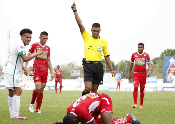 Video: La expulsión de 'Rambo' ante la Real Sociedad