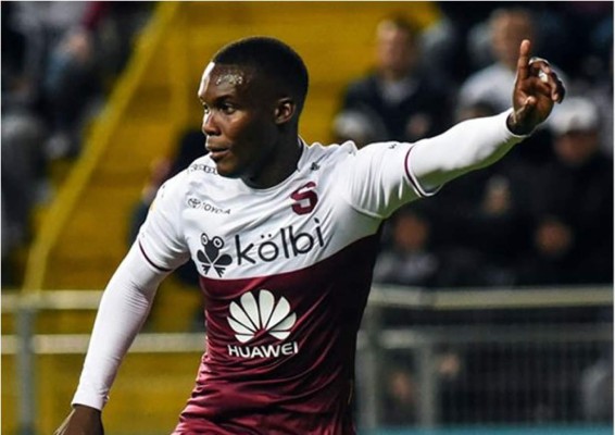 Rubilio Castillo se queda en el Saprissa