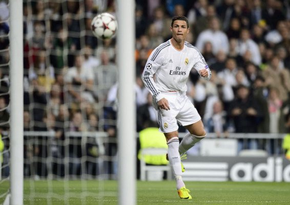 Cristiano Ronaldo sostiene a un Real Madrid sin identidad