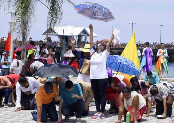 Miles de hondureños celebran el Día Nacional de la Biblia