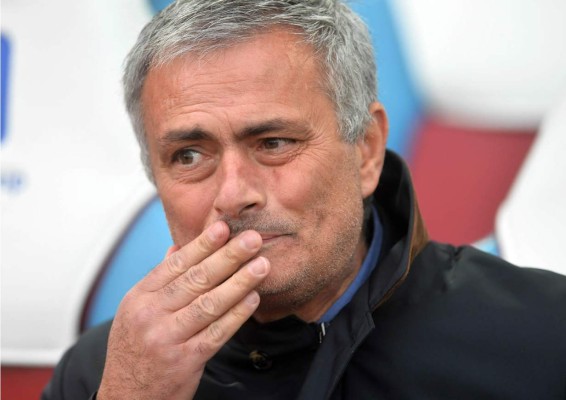 Acusan a Mourinho de mala conducta