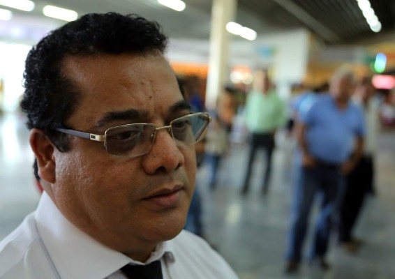 Locura en aeropuerto sampedrano por incremento de viajes