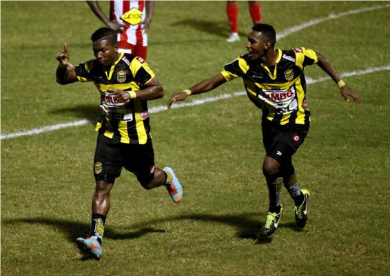 El campeón Real España vuelve al triunfo goleando al Vida