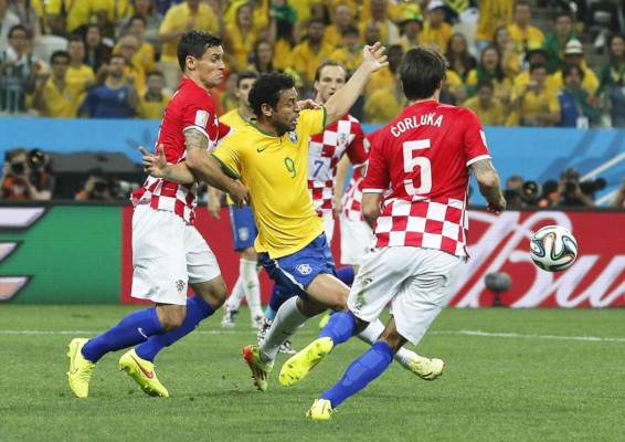 Polémica para empezar el Mundial de Brasil