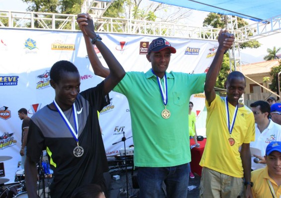 Miles se apuntan a la Maratón Internacional LA PRENSA