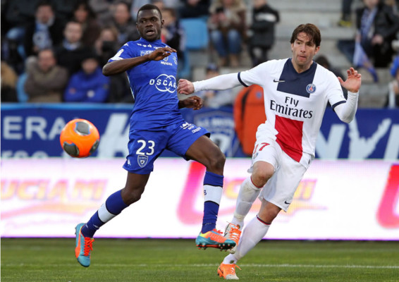 Ibrahimovic y Lavezzi lideran un nuevo triunfo del PSG