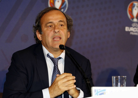 Platini pide acabar con la regla del penal y expulsión