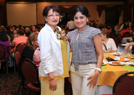 Gran apoyo en el bingo solidario de Osovi