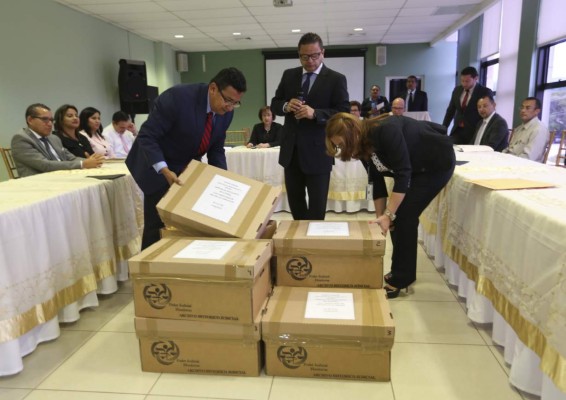 Admiten a 51 postulantes a jueces anticorrupción