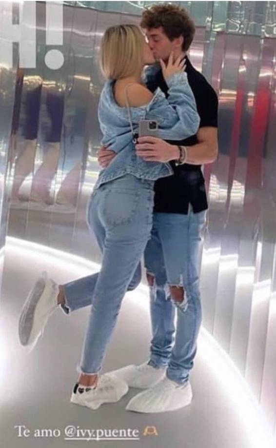 Cabe mencionar que, de lo poco que se sabe de la jovencita es que se llama Ivy Puente, y aunque tiene sus perfiles de redes sociales en privado, la joven sigue a Elizabeth Gutiérrez, su futura suegra.