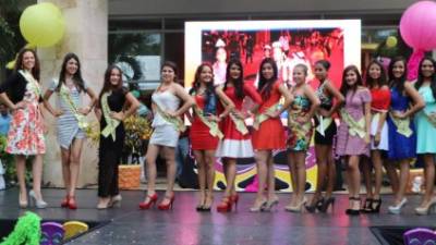 17 agraciadas jovencitas compiten por el cetro y corona de Ferimpro. El miércoles fue la presentación oficial. Fotos: Efraín Molina