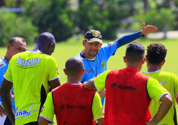 Javier Delgado a su primer clásico fuera del Morazán