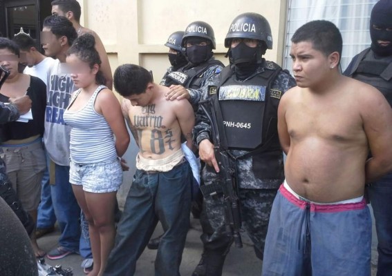 Decomisan fusiles, granadas y chalecos antibalas en San Pedro Sula