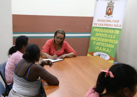 Colocarán L300 millones en préstamos para microempresarios sampedranos