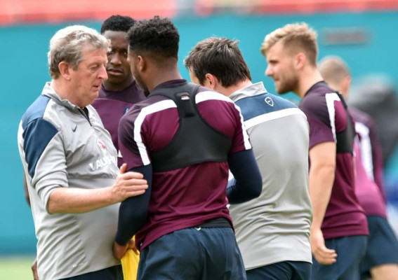 Inglaterra estudia a la Selección de Honduras en base al Aztecazo