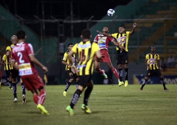 Real España empató con Real Sociedad y dejó ir otra vez la cima