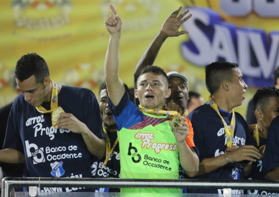 Owen Morales, papá y campeón con Honduras Progreso