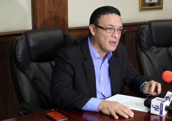 Médicos hondureños piden reajuste salarial al Gobierno