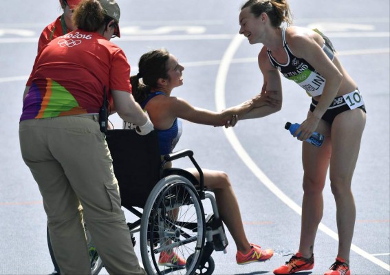 Dos corredoras protagonizan el momento más conmovedor de los Juegos Olímpicos